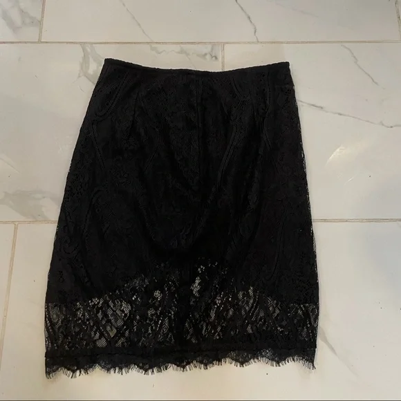 Tobi lace whirlwind skirt - Picture 3 of 5